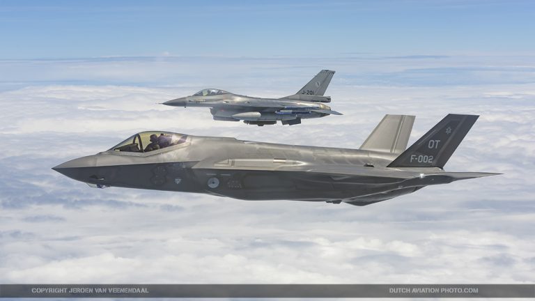 Moment de panică la festivitatea de primire în Olanda a primelor două avioane F-35