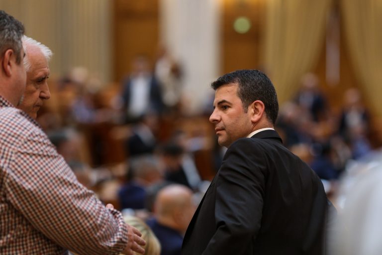 Cine sunt parlamentarii Pro România care au votat Guvernul Orban