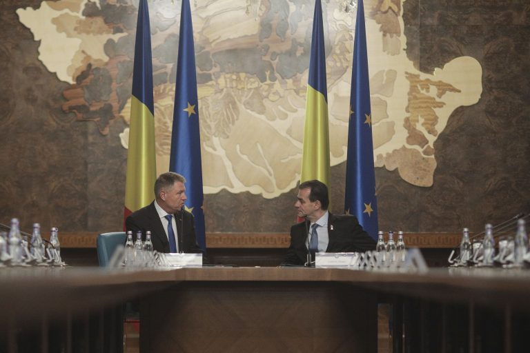 Din avanposturile PSD,  Iohannis și Orban proclamă decesul epocii Dragnea-Dăncilă