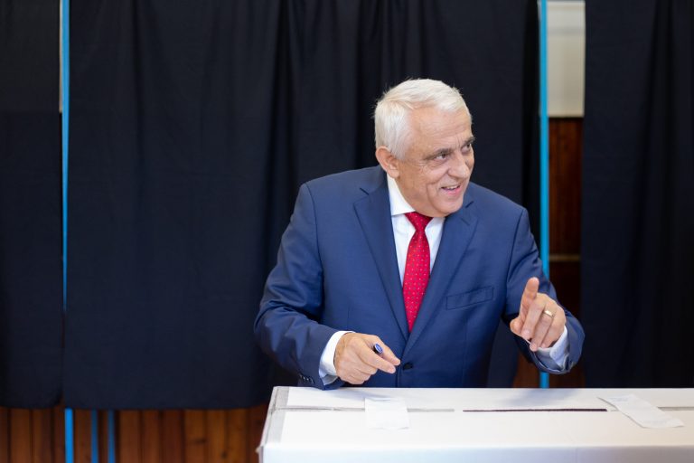 Ministrul Agriculturii: Am încheiat recoltatul grâului în România. O să avem pâine