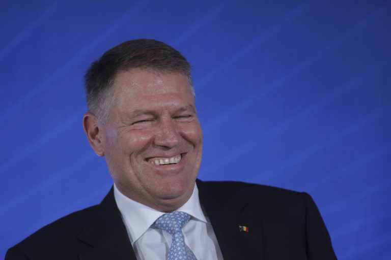 Reuters: Președintele României vrea un nou mandat să întărească statul de drept