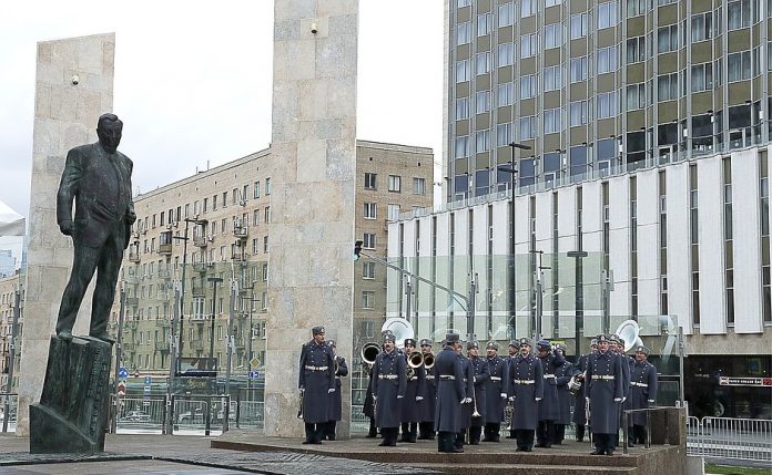 Monument Evgheni Primakov