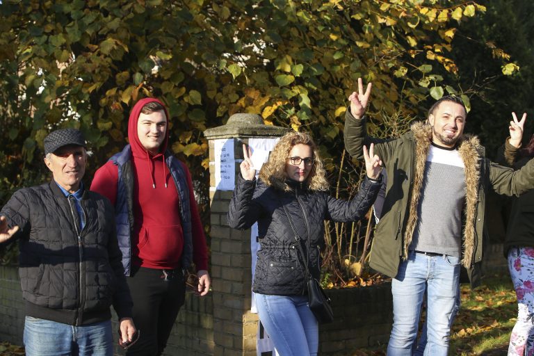 LIVE UPDATE. Alegeri prezidențiale 2019, turul 2. Prezența la vot în Diaspora, efectul „ăștia”: 917.866 de români au votat