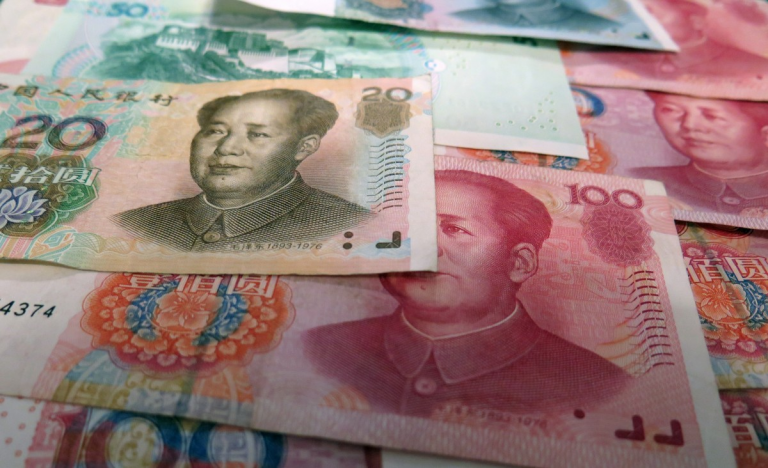 Angajații Huawei, recompensați regește că au rezistat la presiunile SUA