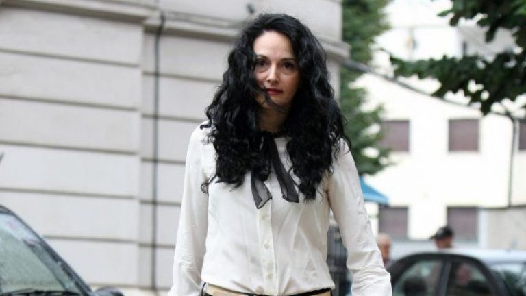 Alina Bica, dată în urmărire de Poliția Română
