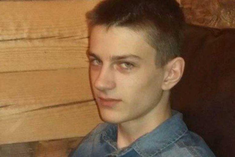 ULTIMA ORĂ: Un elev ucide un coleg şi răneşte alţi trei înainte să se sinucidă într-un atac armat într-un liceu din Rusia
