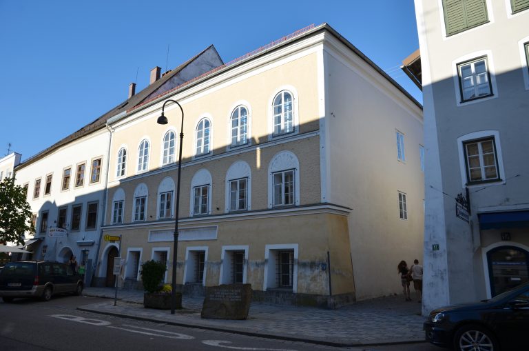 Casa din Austria în care s-a născut Hitler va deveni secție de poliție