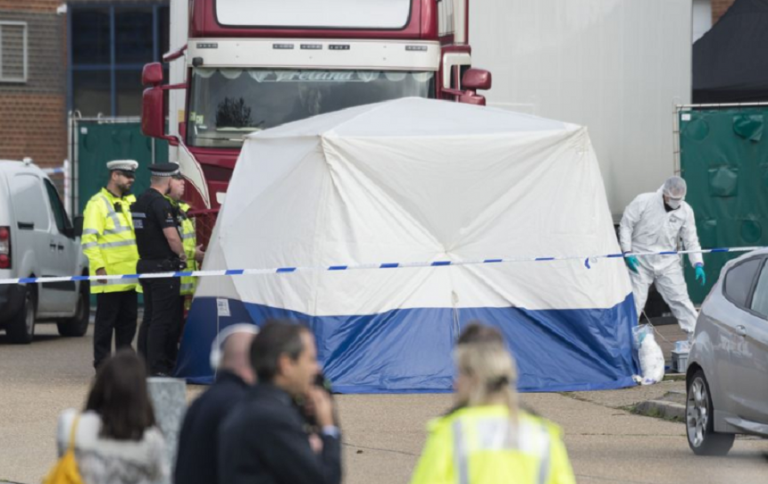 „Camionul morții”: Arestări în masă în Vietnam în legătură cu cei 39 de migranți morți găsiți lângă Londra