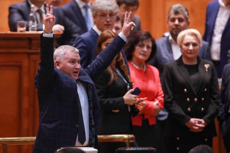 Proiect PNL de impozitare cu până la 95% a pensiilor speciale. Banii ar merge spre lupta anti-COVID