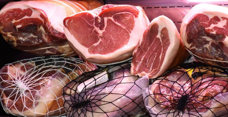 Cantitate enormă de carne infestată cu pestă porcină, descoperită abia după ce a fost comercializată