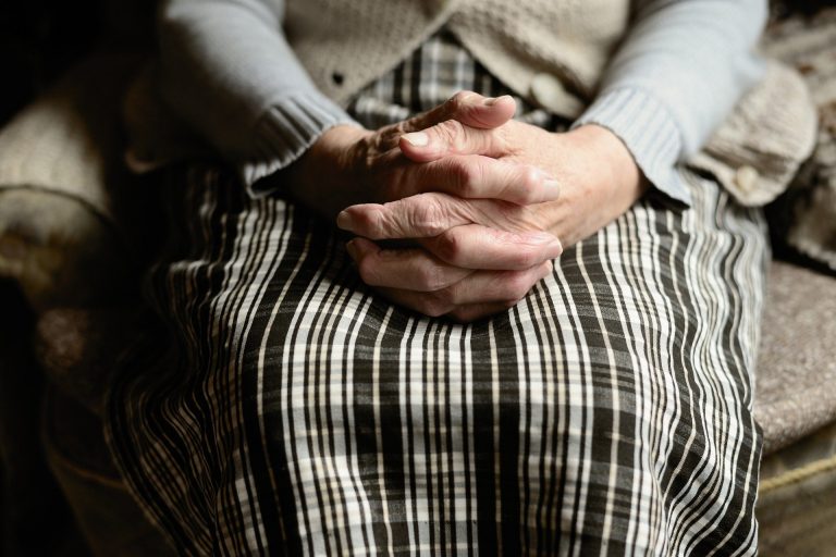 Raport UE: Speranţa de viaţă în România este printre cele mai scăzute din UE. Dezastrul din Sănătate, principalul motiv