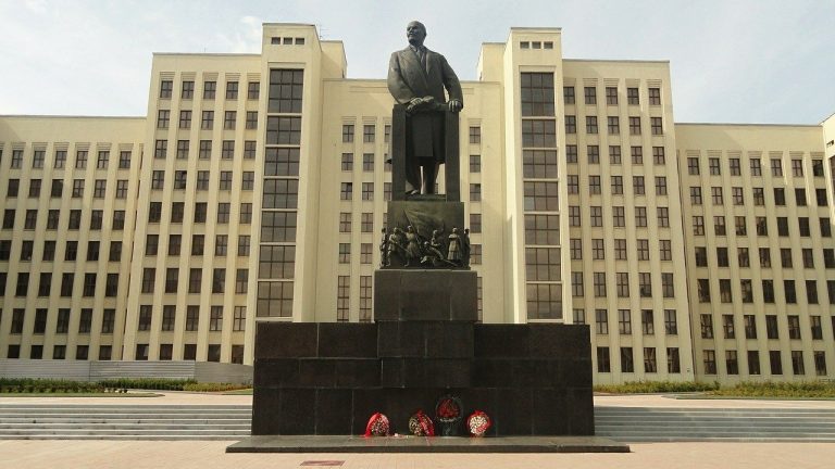 „Ultimul dictator al Europei” îl acuză pe Putin că îi distruge economia