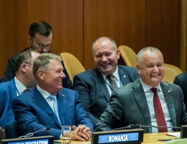 Dodon l-a felicitat pe Iohannis: O alegere importantă și pentru Republica Moldova