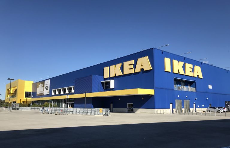 Ikea a instalat camere video în toaletele și vestiarele angajaților