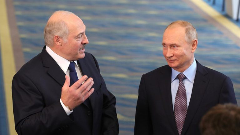 Lukașenko dezvăluie planul lui Putin: Să cumpere cu petrol unirea Rusiei cu Belarus