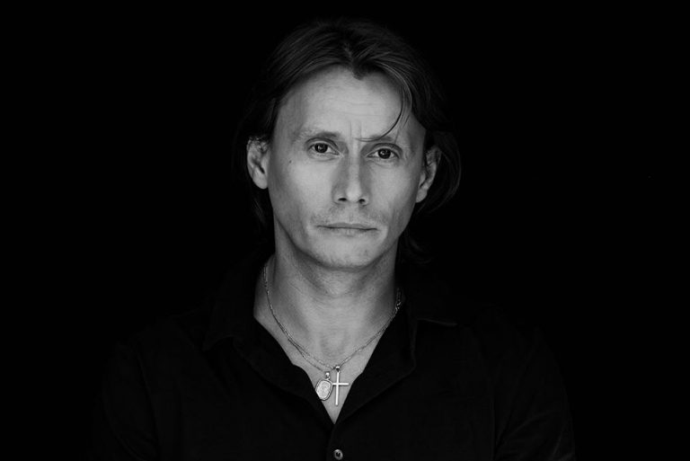 Marius Manole: Cum să spui că nu ieși la vot? Cum să-ţi asumi ca ţara să fie condusă de Dăncilă?