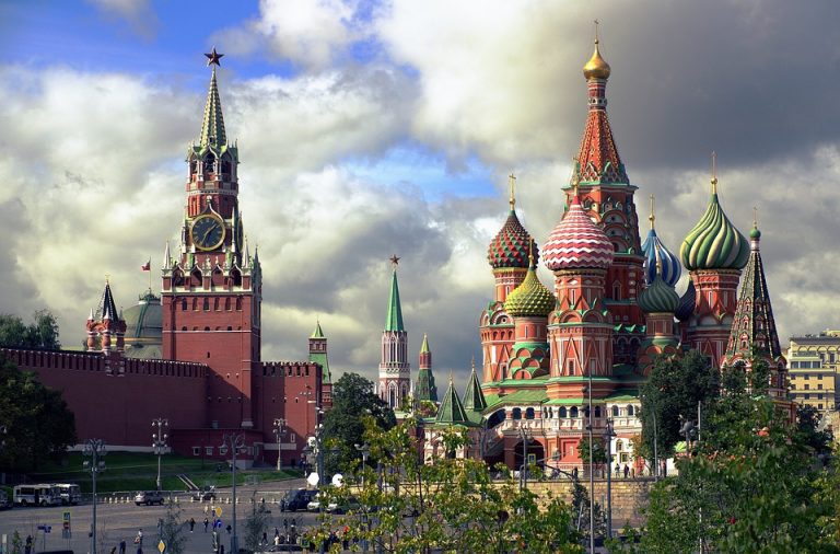 Russian military top detained for bribe accept