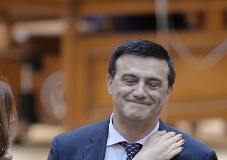 Niculae Bădălău și Ilie Sârbu, validați ca vicepreședinți ai Autorităţii de Audit, respectiv Curții de Conturi