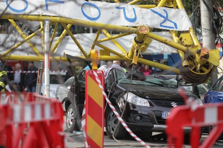 Macaraua prăbușită din Capitală: Procurorii fac cercetări pentru vătămare corporală din culpă