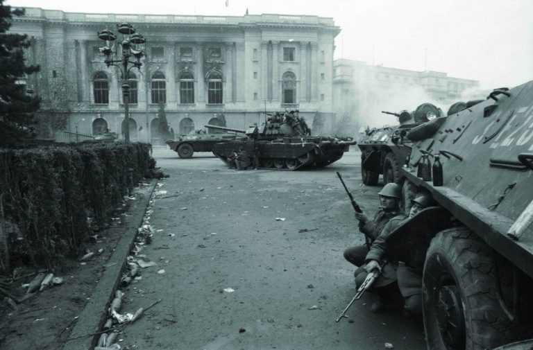 Romania to investigate Communist border guards who shot defectors