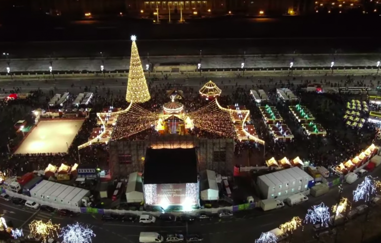 Iluminatul festiv şi Târgul de Crăciun din Bucureşti vor fi inaugurate joi. Care vor fi restricțiile din trafic