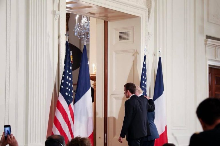 Trump, la Londra: Văd că Franța clachează, se rupe de NATO
