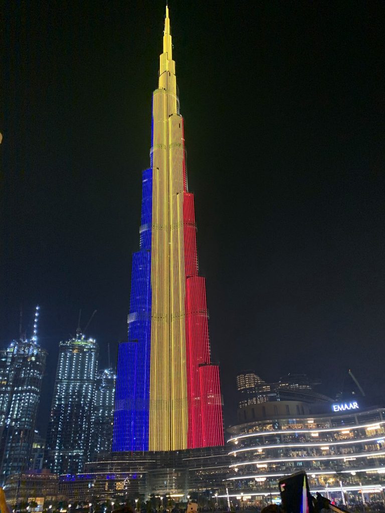 Romanians around the world. Landmarks lit up to celebrate Romania’s National Day