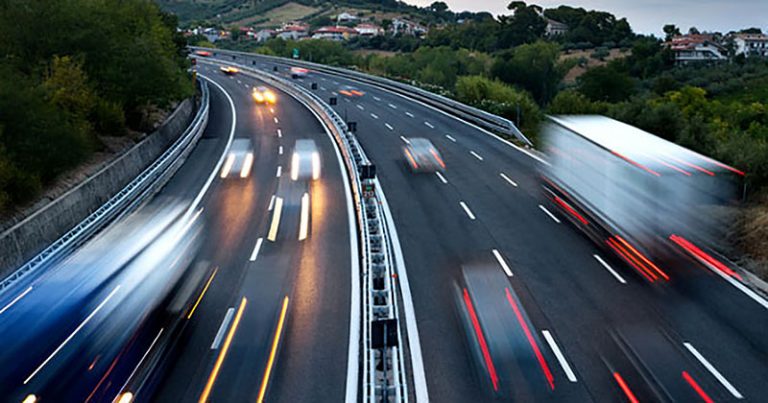 Aproape un experiment administrativ: Proiectele de infrastructură de interes local vor putea fi transferate de la autorităţile centrale