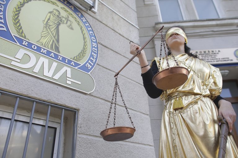 DNA: Şeful Secţiei Chirurgie generală II din cadrul SUUMC ”Dr. Carol Davila” – plasat sub control judiciar pentru luare de mită
