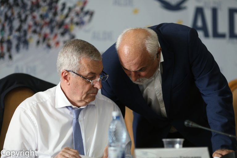 Toți deputații ALDE trec cu arme și bagaje în grupul parlamentar al PSD