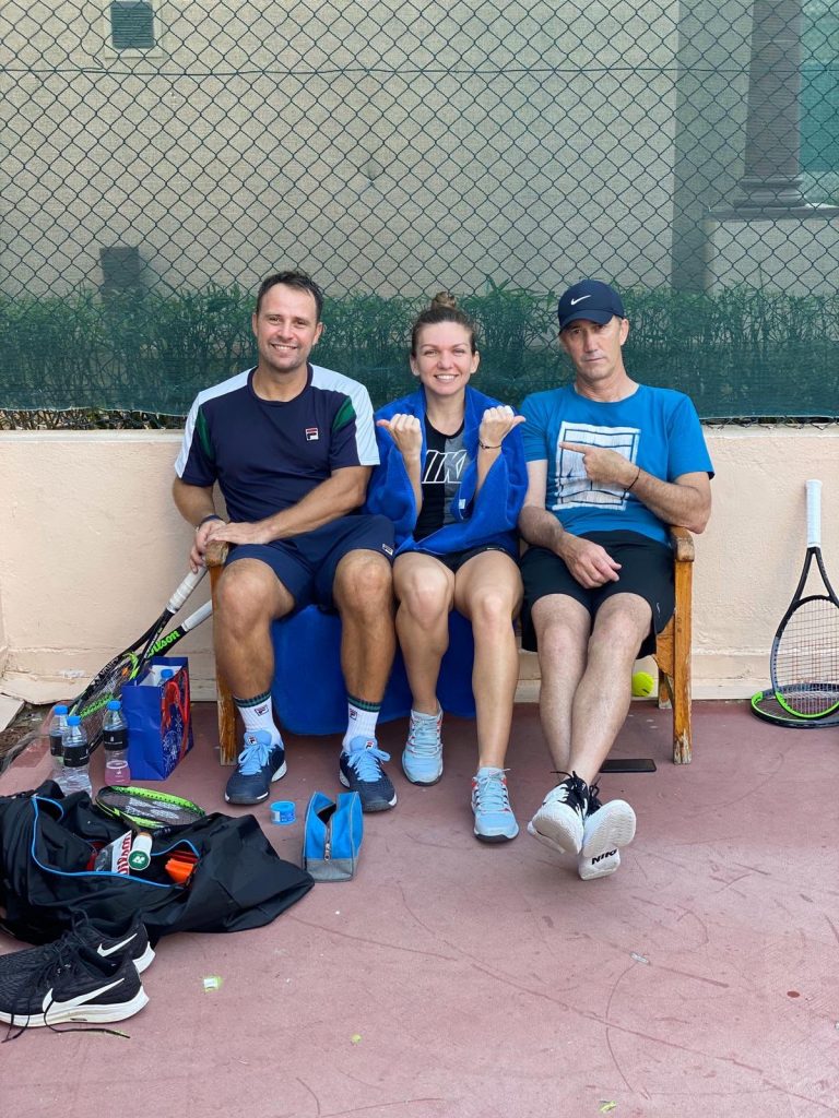 Cum l-a întâmpinat Halep pe noul antrenor: Bun venit în casa de nebuni!