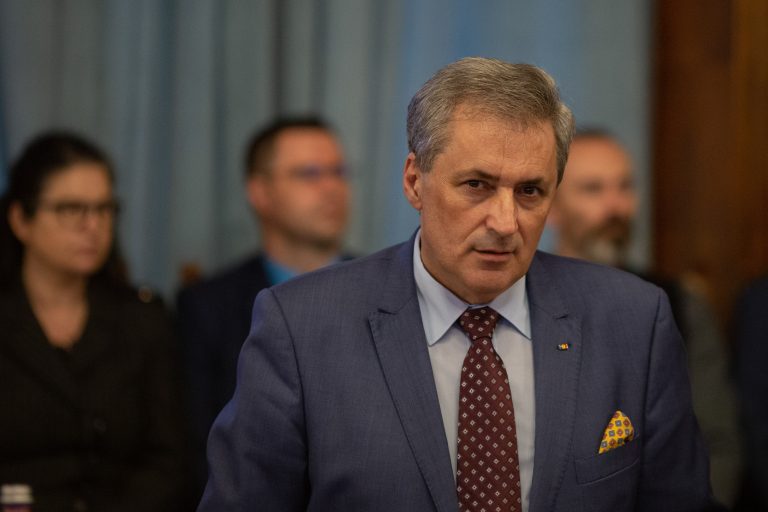 Ministru: Verificări la ISU Dolj, unde ar fi angajate 101 cadre militare, rude între ele