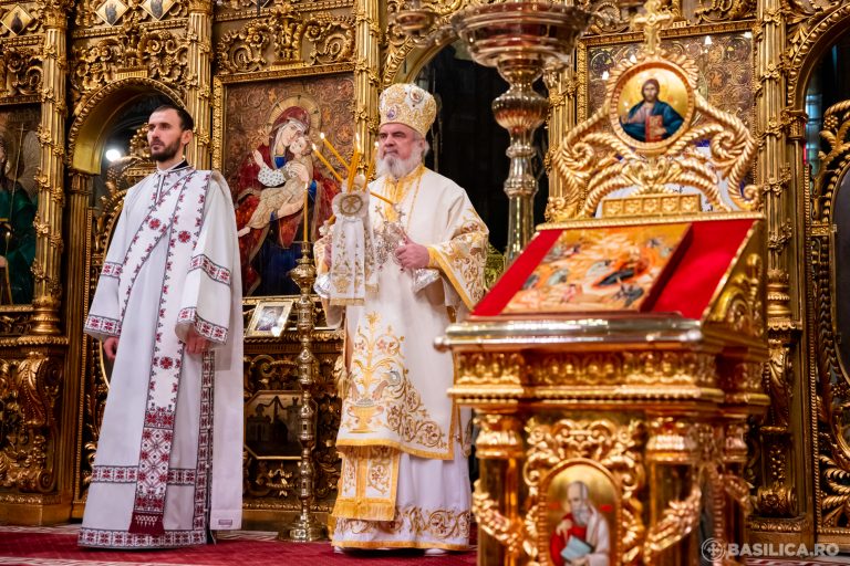 Mesajul de Crăciun al Patriarhului Daniel: Nu este nevoie să aducem aur
