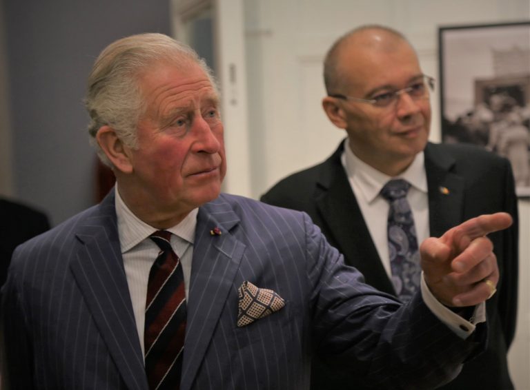 Expoziție dedicată Revoluției Române la ICR Londra, deschisă de Prinţul de Wales