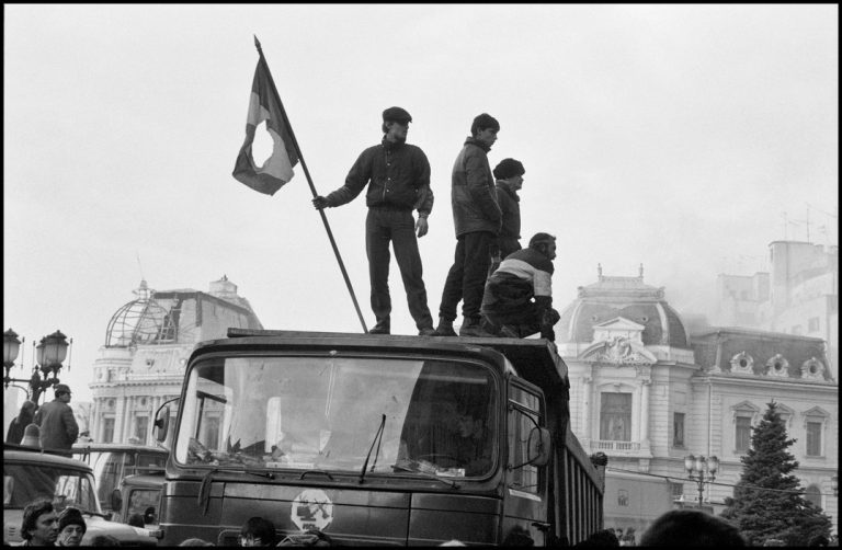 VIDEO Guvernul marchează 30 de ani de la Revoluţie. Iohannis: Eroii au transformat un vis în realitate Orban: Revoluţia face parte din noi înşine