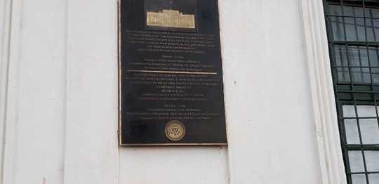adrian zuckerman placa bronz donald trump comemorare revolutie 1989 nicolae robu