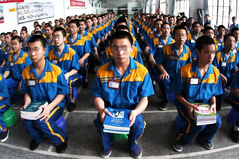Tesco: „Am fost șocați”. O fetiță de 6 ani a găsit o felicitare în care prizonieri străini din China cereau ajutorul