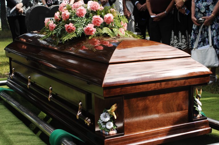 Se întâmplă în România: mort furat pentru ajutorul de înmormântare
