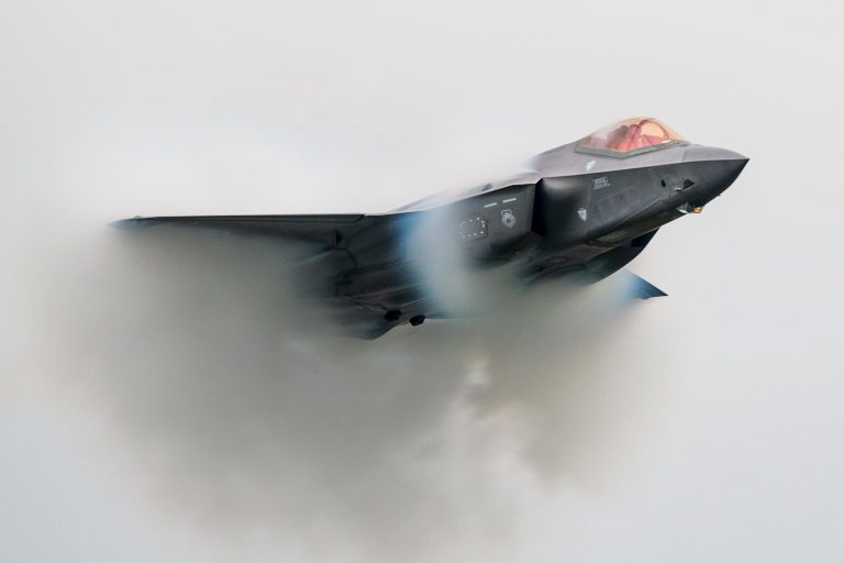 VIDEO | Președintele Iohannis: Avem în vedere să achiziționăm și avioane de ultimă generație, F-35