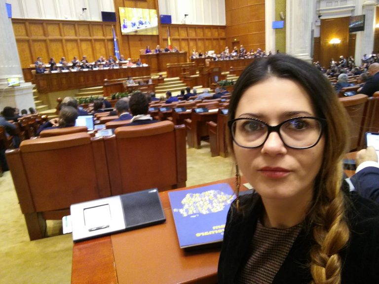 O senatoare USR amenință că va propune partidului retragerea sprijinului acordat Guvernului Orban
