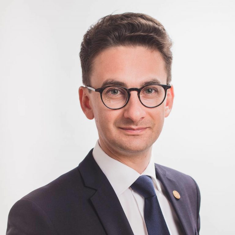 Iulian Bulai susține că, atunci când avea 2 ani și jumătate, discuta cu mama sa despre Mineriadă