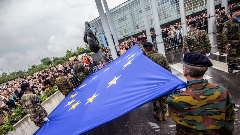Comisarul lui Macron vrea o industrie europeană de apărare, coordonată parțial de CE