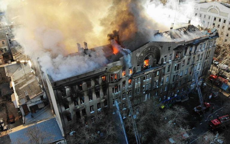 VIDEO | Incendiu masiv la Odesa. 27 de răniţi şi 14 persoane date dispărute
