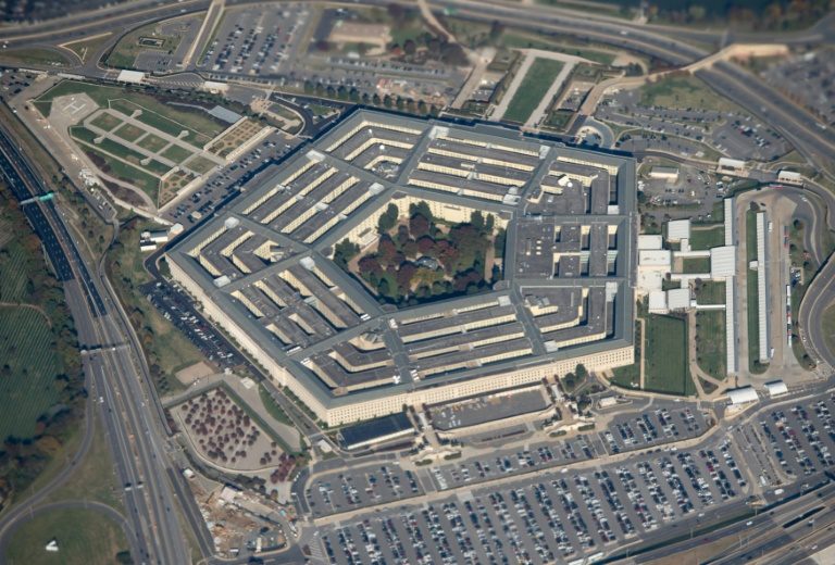 Pentagon: SUA trimit circa 900 de militari în Orientul Mijlociu