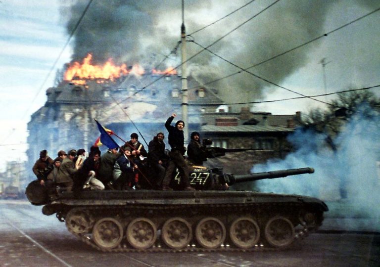 Proiectul rezoluției PE referitor la Revoluția română: Se cere intensificarea acțiunilor pentru aflarea adevărului