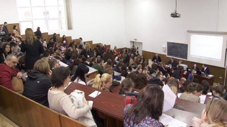 Secretar de stat: Toți cei care obțin un punctaj de peste 60% la rezidențiat se pot specializa