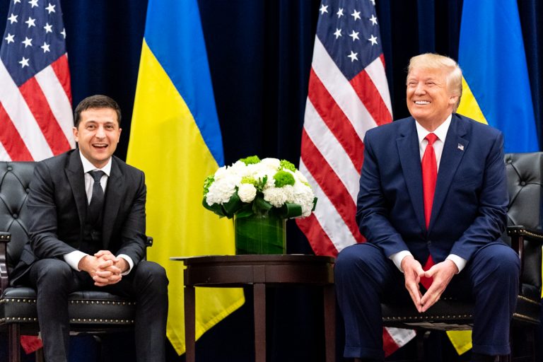 90 de minute au trecut între conversația Trump – Zelenski și blocarea fondurilor pentru Ucraina