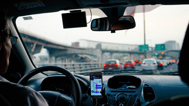 Uber a fost interzis în Germania. Decizia poate fi contestată