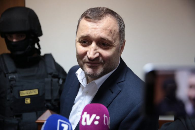 Fostul premier Vlad filat, urmărit internațional