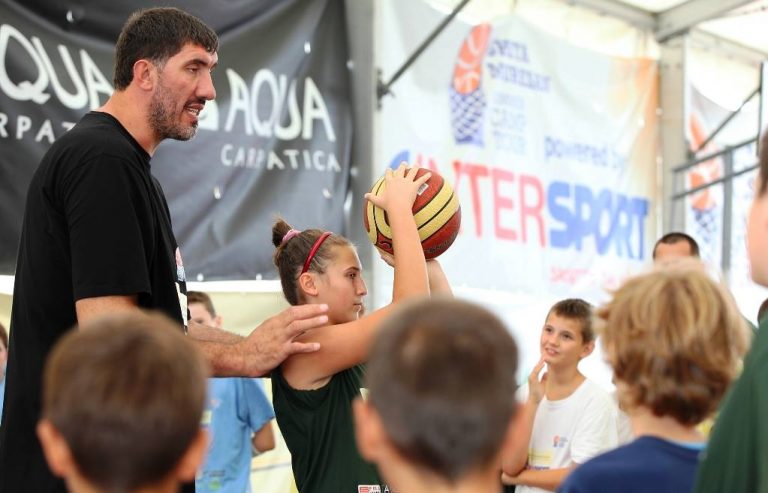Ghiţă Mureşan, după decesul lui Kobe Bryant: „A convins mulţi copii să vină la baschet”